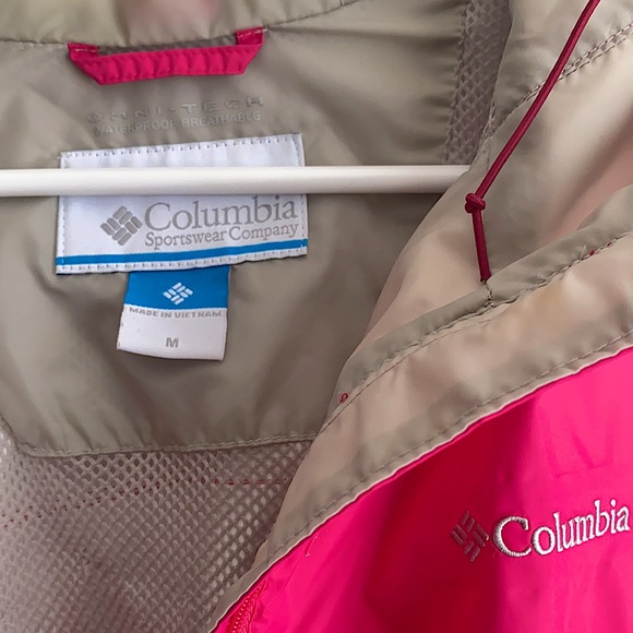 Columbia OMNI-TECH Rain Jacket - Picture 3 of 5
